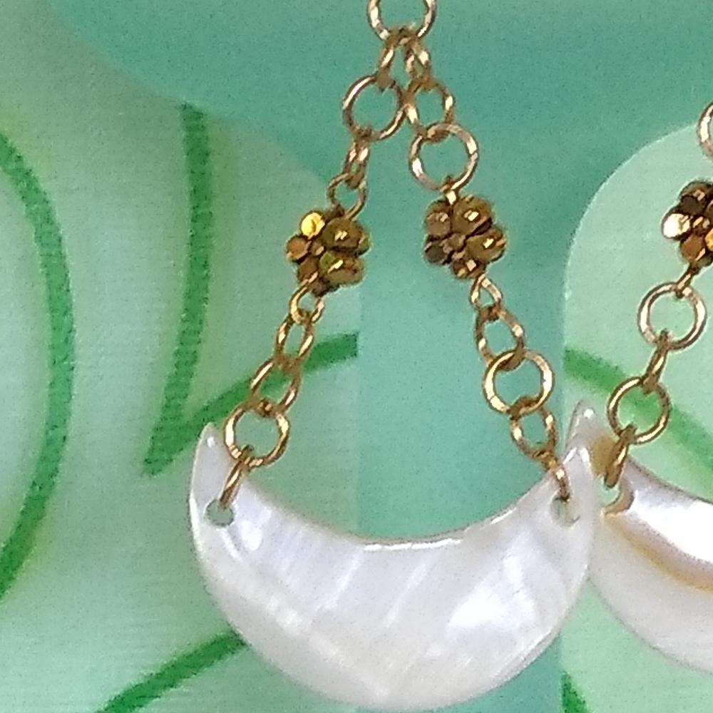crescent shell earrings - Picture 6 of 6